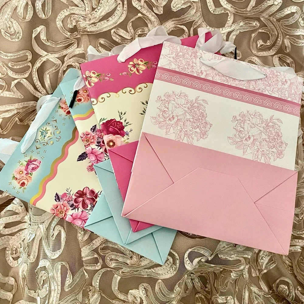 Floral Gift Bags Set of 4